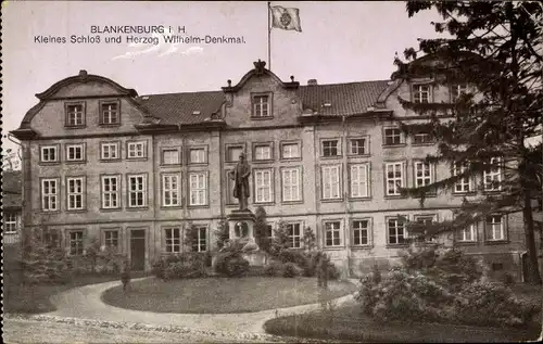 Ak Blankenburg am Harz, Kleines Schloss, Herzog Wilhelm Denkmal