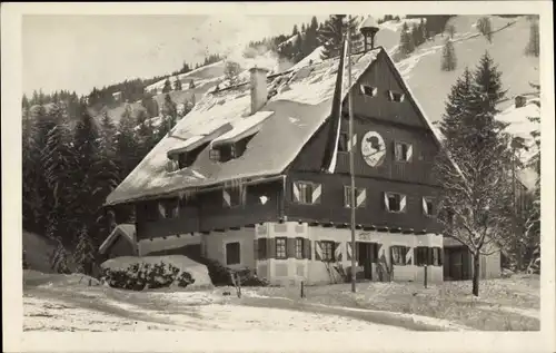 Ak Saalbach Hinterglemm im Pinzgau in Salzburg, Akademiker Skihütte