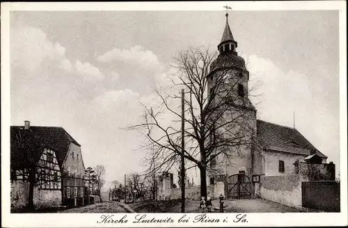 Ak Leutewitz Riesa an der Elbe Sachsen, Partie an der Kirche