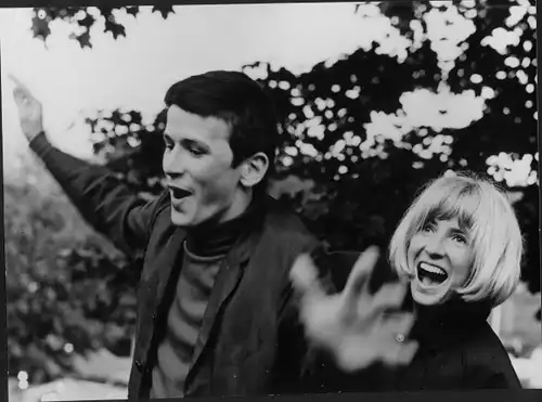 Foto Spremberg, Hans Joachim, Junger Mann und junge Frau, Ost-Berliner Alltagsleben