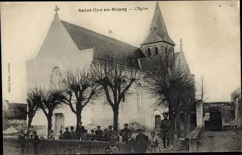 Ak Saint Cyr en Bourg Maine et Loire, L'Eglise