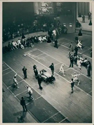 Foto Olympische Spiele 1936, Entscheidungen im Mannschafts Florettfechten, Italien, Frankreich