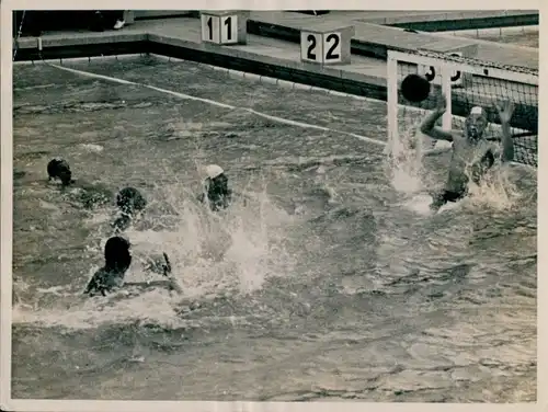 Foto Olympische Spiele 1936, Endspiel im Wasserball, Niederlande Österreich, Schwimmstadion