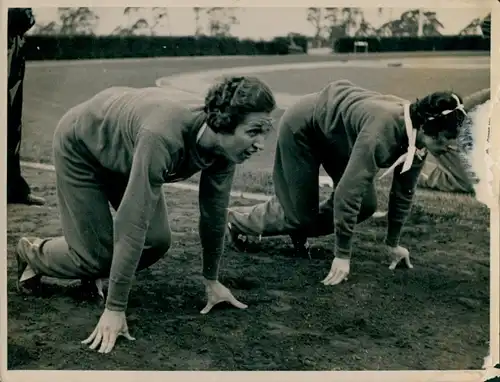 Foto Olympische Spiele 1936, Leichtathletin Helen Stephens, Reichssportfeld