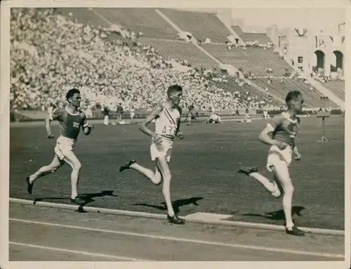 Foto Olympische Spiele Los Angeles 1932, 5000m, Lehtinen, Hill, Virtanen