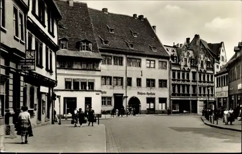 Ak Lutherstadt Eisleben in Sachsen Anhalt, Straßenpartie, Mohrenapotheke