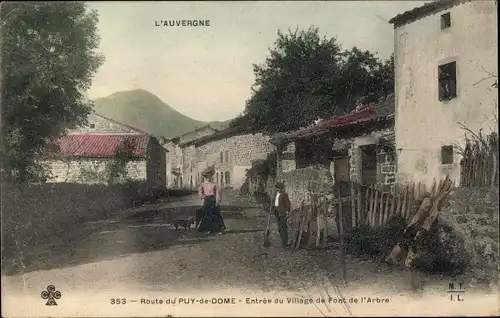 Ak La Font de l'Arbre Orcines Puy de Dôme, Entree du Village