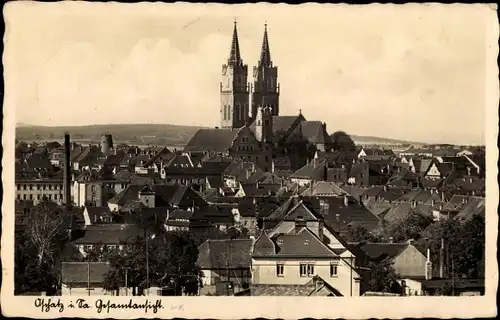 Ak Oschatz Nordsachsen, Blick über die Dächer der Stadt auf die Kirche