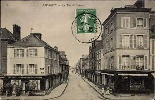 Ak Livarot Calvados, La Rue de Lisieux