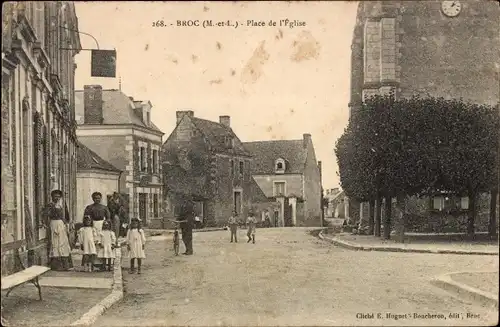 Ak Broc Maine et Loire, Place de l'Eglise