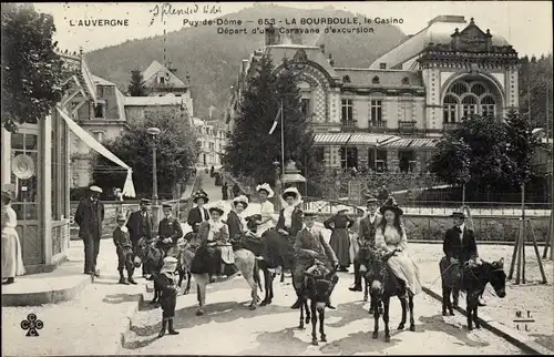 Ak La Bourboule Puy-de-Dôme, Le Casino, Depart d'une Caravane d'excursion