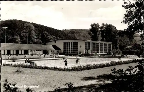 Ak Ennepetal im Ruhrgebiet, Blick zum Stadtbad, Badegäste