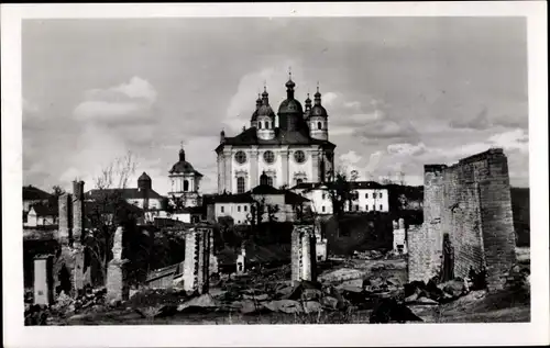 Ak Smolensk Russland, Häusertrümmer mit Kathedrale, Kriegszerstörungen, II. WK