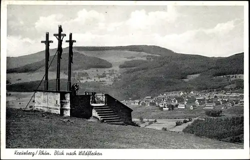 Ak Bischofsheim an der Rhön, Kreuzberg, Blick nach Wildflecken, drei Kreuze