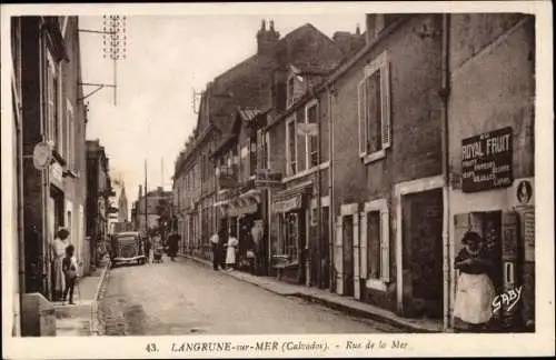 Ak Langrune sur Mer Calvados, Rue de la Mer, Auto