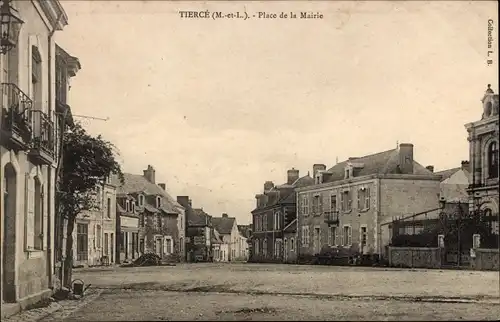 Ak Tiercé Maine et Loire, Place de la Mairie