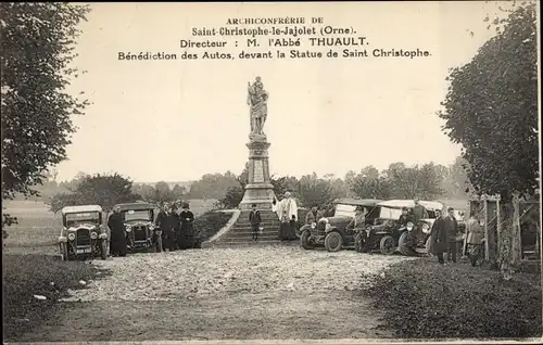 Ak Saint Christophe le Jajolet Orne, Benediction des Autos, devant la Statue de Saint Christophe