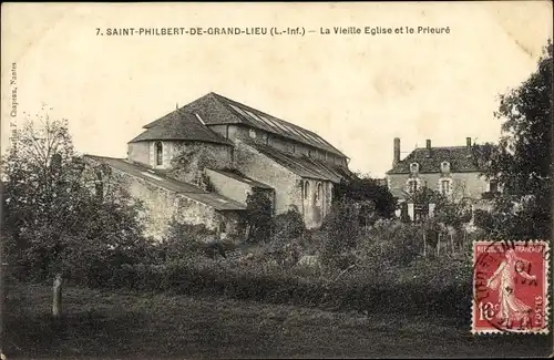 Ak Saint Philbert de Grand Lieu Loire Atlantique, La Vieille Eglise et le Prieure