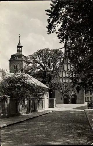 Ak Luckenwalde in Brandenburg, Blick zum Marktturm