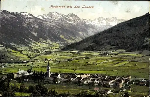 Ak Radstadt in Salzburg, Panorama vom Ort, Tauern