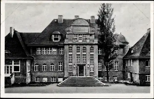 Ak Coswig in Sachsen, Schloss, Landesversicherungsanstalt
