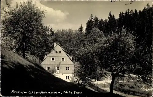 Ak Hohnstein in der Sächsischen Schweiz, Blick auf Gasthaus Grundmühle