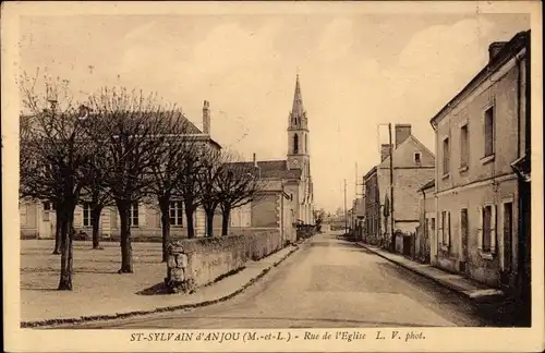 Ak Saint Sylvain d'Anjou Angers Maine et Loire, Rue de l'Eglise