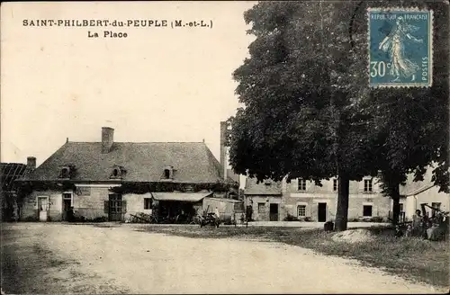 Ak Saint Philbert du Peuple Maine et Loire, La Place