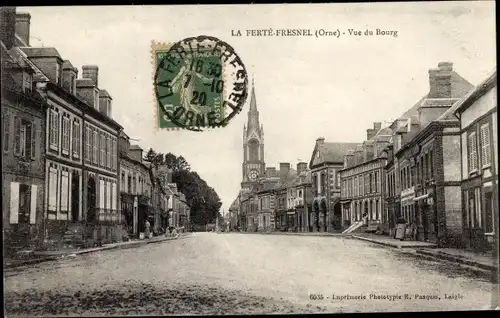 Ak La Ferté Fresnel Orne, Vue du Bourg
