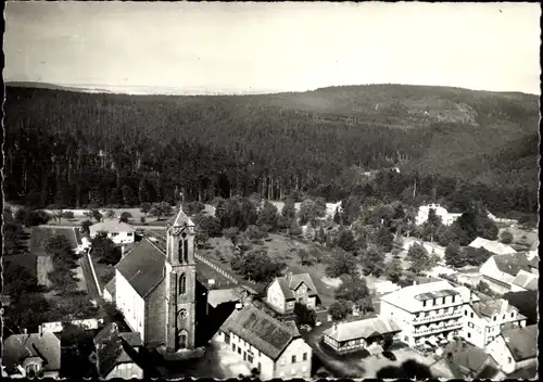 Ak Wangenbourg Wangenburg Elsass Bas Rhin, Blick auf den Ort, Kirche, Fliegeraufnahme