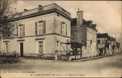 Ak Saint Mathurin Maine et Loire, La Mairie et le Quai