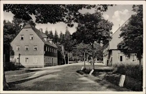 Ak Jägerhaus Bermsgrün Schwarzenberg im Erzgebirge, Straßenpartie, Bes. H. Friedrich