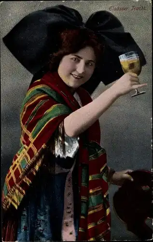Ak Frau in Elsässer Tracht mit Weinglas