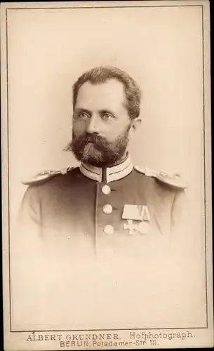 CdV Deutscher Soldat in Uniform, Portrait, Orden, Kaiserzeit, Fotograf Albert Grundner, Berlin