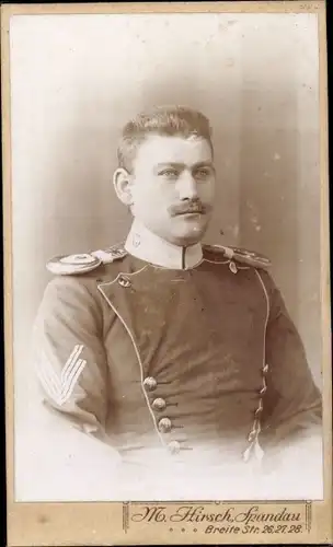 CdV Deutscher Soldat in Uniform, Kaiserzeit, Fotograf M. Hirsch, Spandau