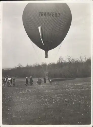 Foto Ballon Franken II auf einem Feld