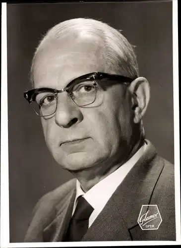 Foto Portrait von einem Mann mit Brille, Glamor Optik, Reklame