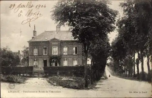 Ak Livarot Calvados, Pensionnat et Route de Vimoutiers