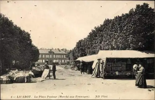 Ak Livarot Calvados, La Place Pasteur, Marche aux Fromages