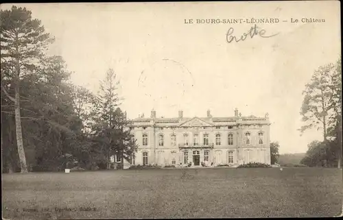 Ak Le Bourg Saint Léonard Orne, Le Chateau