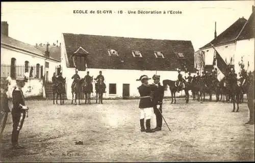 Ak Saint Cyr Yvelines, Ecole, Une Decoration a l'Ecole