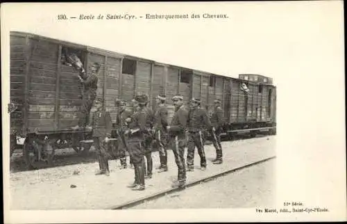 Ak Saint Cyr Yvelines, Ecole, Embarquement des Chevaux