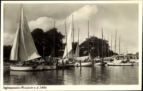 Ak Missunde an der Schlei Kosel, Partie am Hafen, Segelboote