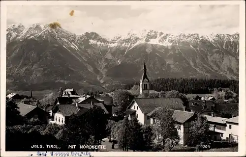Foto Ak Igls Innsbruck in Tirol, Blick auf den Ort mit Nordkette