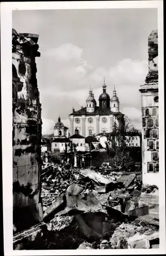 Ak Smolensk Russland, Häusertrümmer mit Kathedrale, Kriegszerstörungen, II. WK