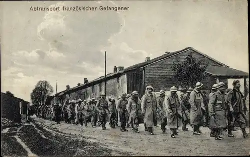 Ak Abtransport französischer Gefangener, Kriegsgefangene, I WK