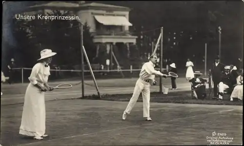 Ak Kronprinzessin Cecilie von Preußen beim Tennis