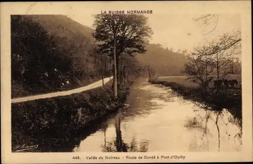 Ak Pont d'Ouilly Calvados, Route de Conde, Vallee du Noireau
