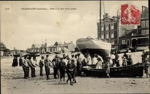 Ak Grandcamp les Bains Calvados, Mise a la mer d'un yacht