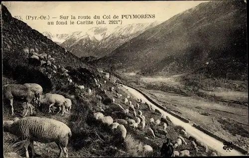 Ak Col de Puymorens Pyrénées Orientales, Sur la route, Au fond le Carlitte